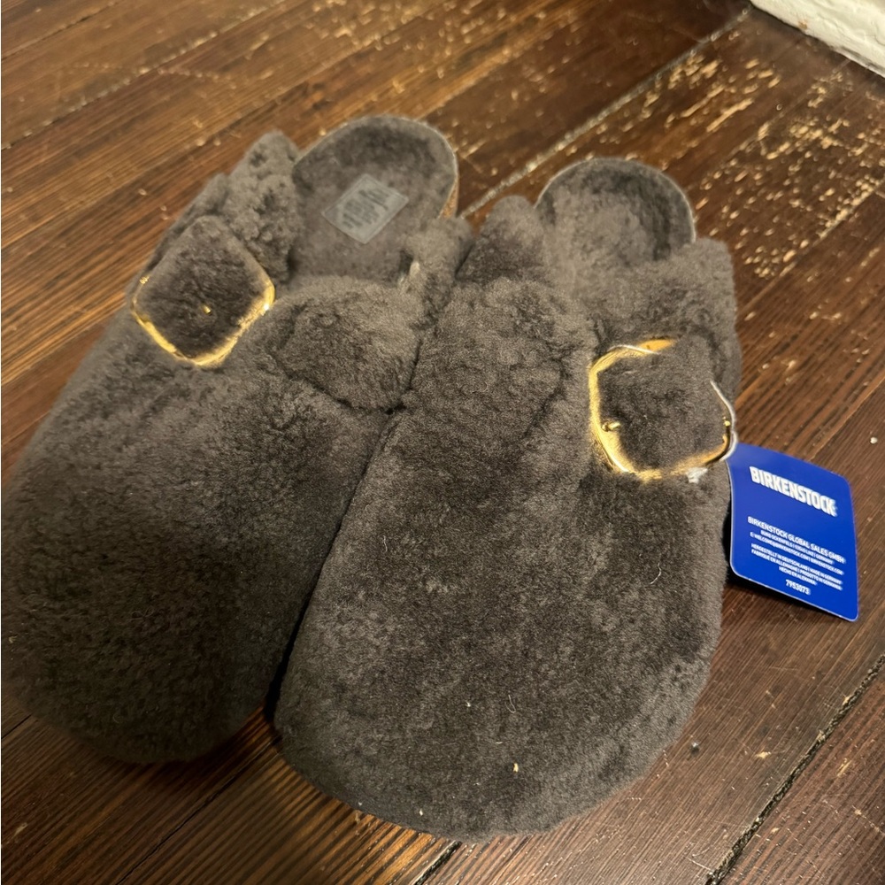 NWT Birkenstock Black Shearling Boston Clog Slides